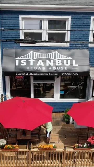 İstanbul Kebab House storefront and patio on Dresden Row